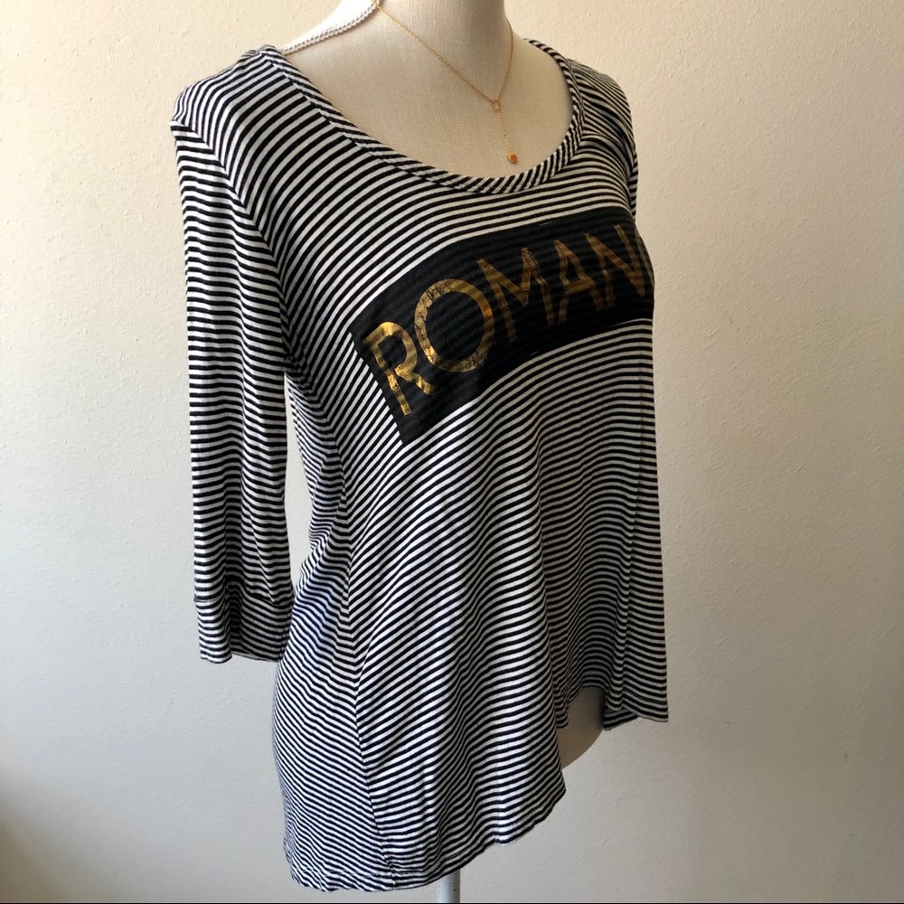 ROMANCE graphic top